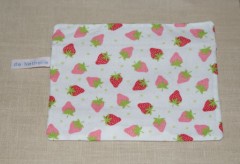 Petite pochette bisous fraises 2