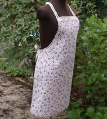 Tablier beige et ses cerises 2